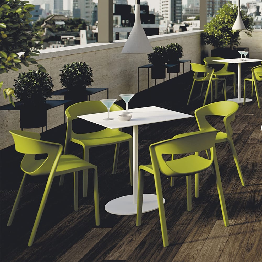 Schulmöbel Outdoormöbel Outdoor-/Indoortisch KAPIO für den Aussenbereich Clubtisch Esstisch oder Bartisch mit flachen Bodenteiler in der Schweiz L+S AG design + technics