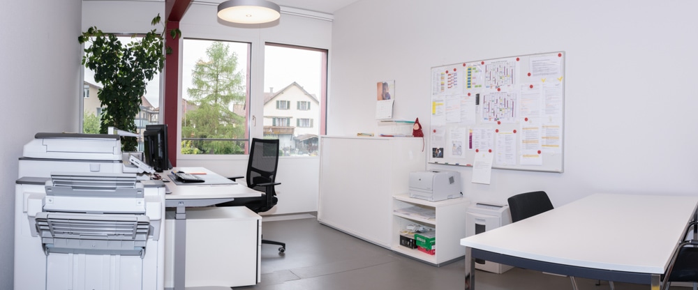 Büromöbel Referenzen Büroeinrichtung Scherzingen Lehrerzimmer Ergonomie Schule und Industrie in der Schweiz von L+S AG design + technics