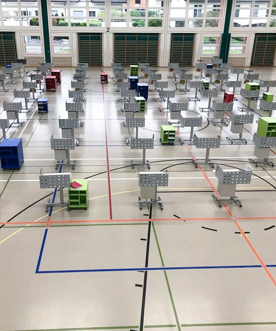 Schulmöbel Referenzen Müllheim Abschlussprüfung Sporthalle Arbeitsumfeld Schuleinrichtung in der Schweiz von L+S AG design + technics