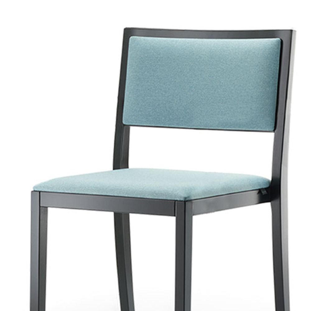 Stuhl BONNIE & CLYDE mit ergonomischen Sitz- und Rückenpolster Möbelbau L&S AG in der Schweiz